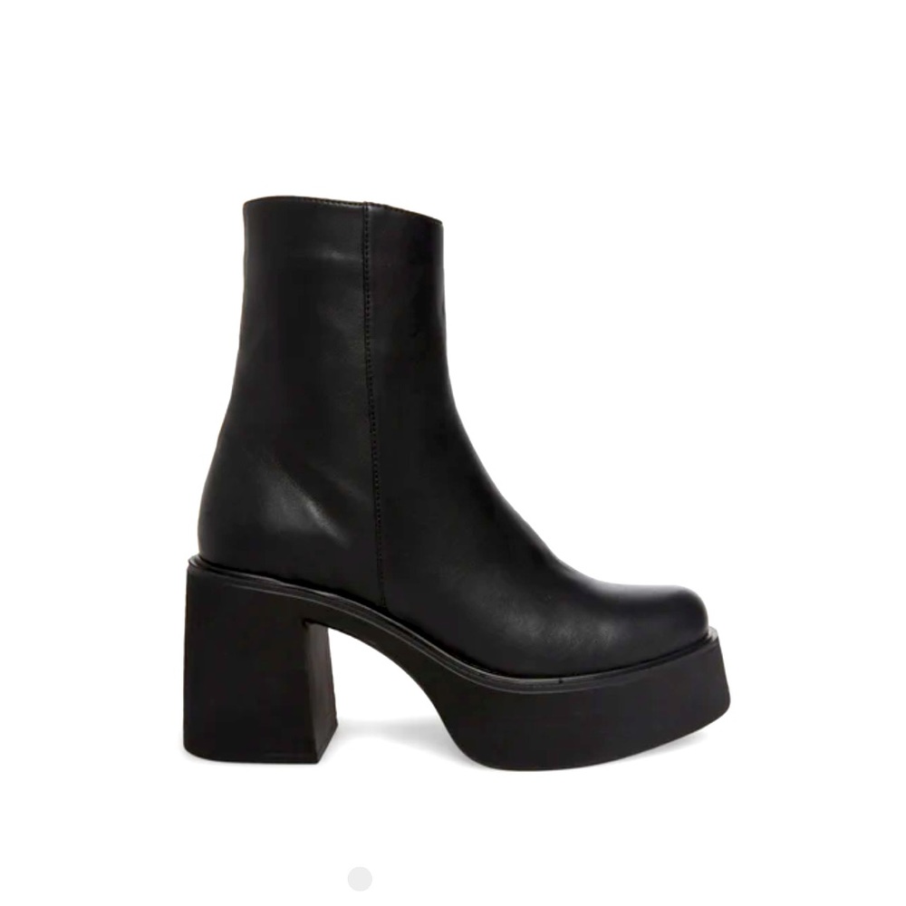 Steve Madden boots , never worn.